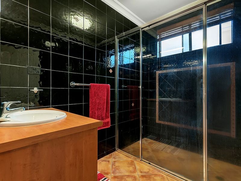 4 Argyle Close, Edge Hill QLD 4870