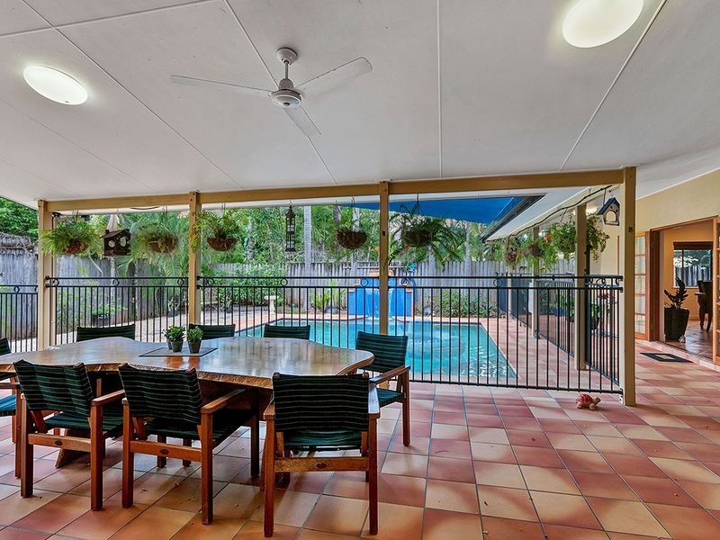 4 Argyle Close, Edge Hill QLD 4870