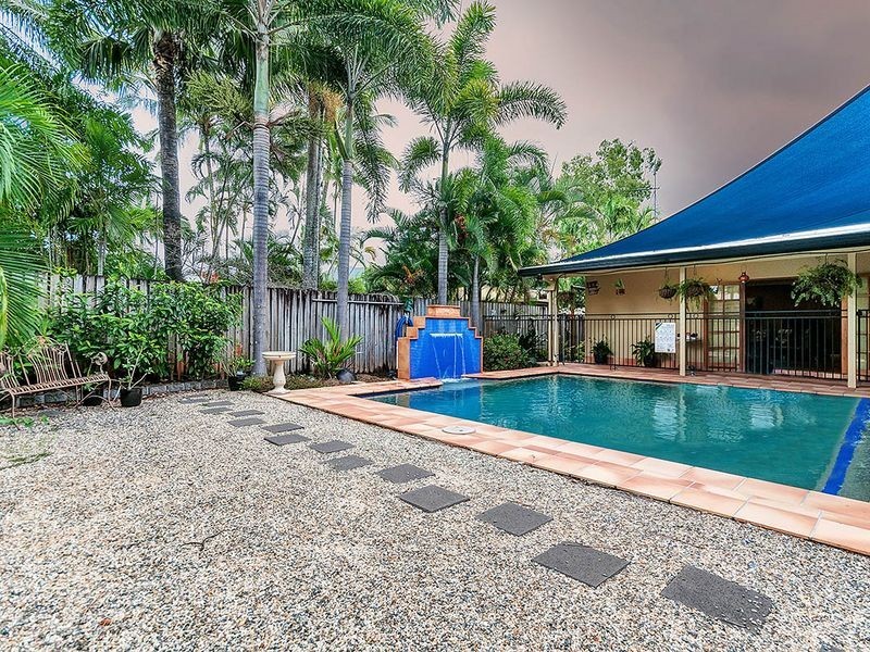 4 Argyle Close, Edge Hill QLD 4870
