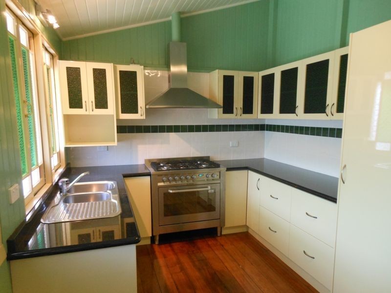 38 Smith Street, Cairns North QLD 4870