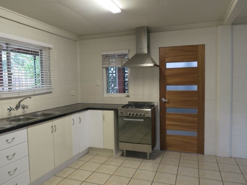 38 Smith Street, Cairns North QLD 4870