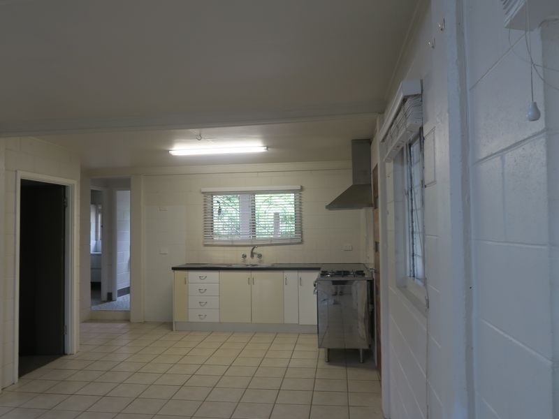 38 Smith Street, Cairns North QLD 4870