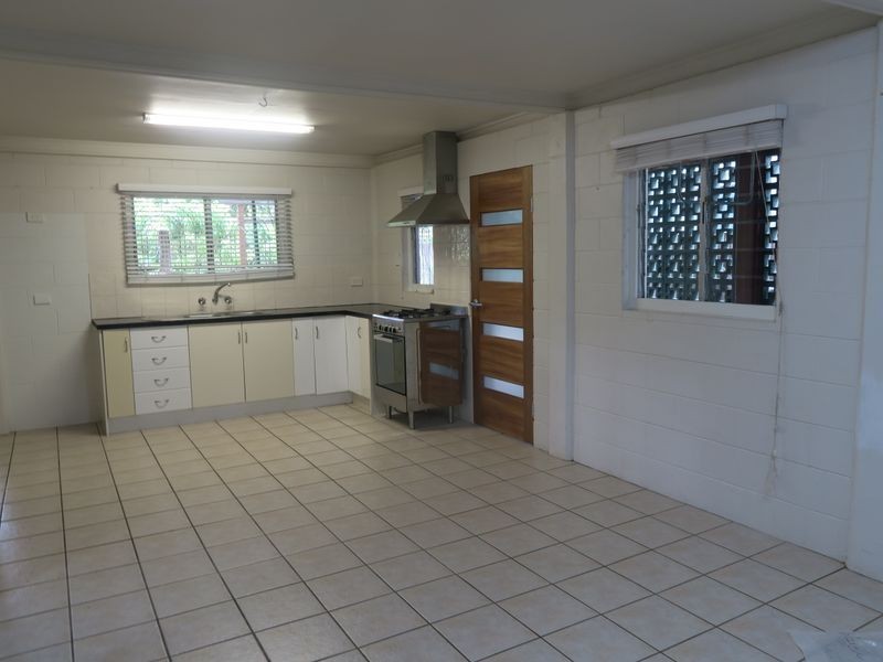 38 Smith Street, Cairns North QLD 4870