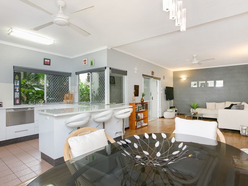 10 40-42 Old Smithfield Road, Freshwater QLD 4870