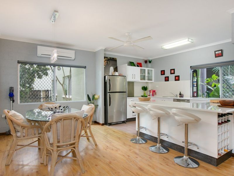 10 40-42 Old Smithfield Road, Freshwater QLD 4870