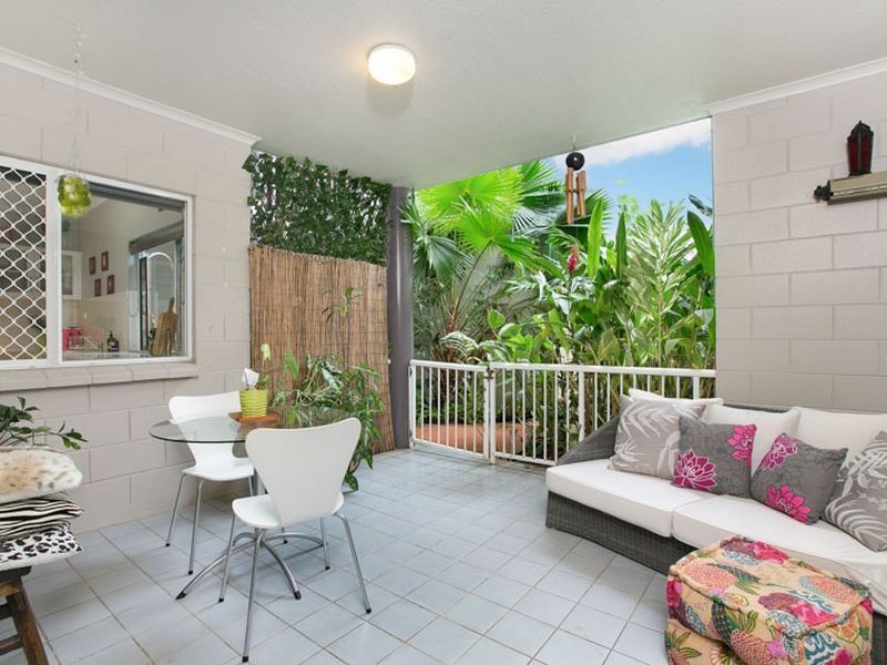 10 40-42 Old Smithfield Road, Freshwater QLD 4870