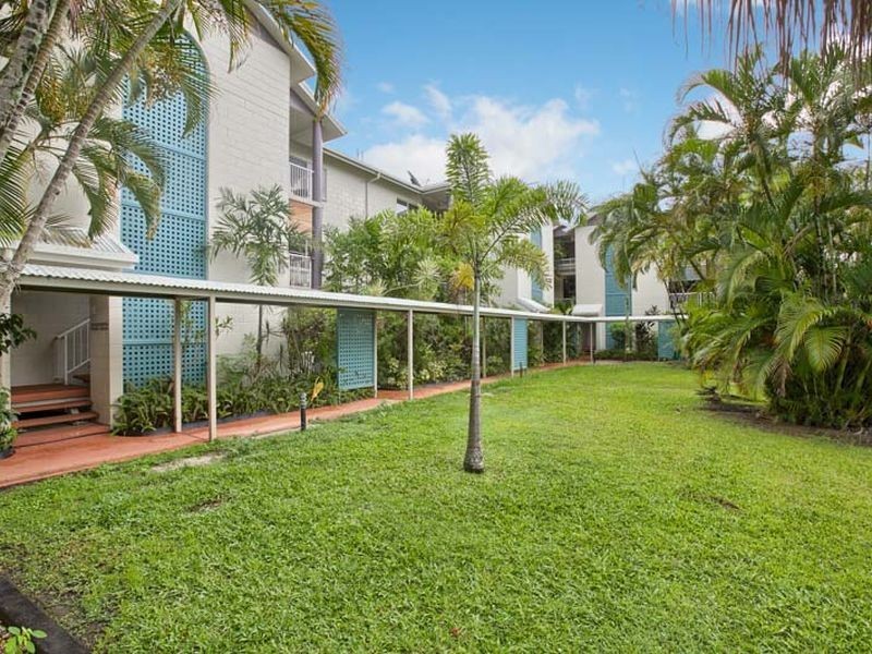 10 40-42 Old Smithfield Road, Freshwater QLD 4870