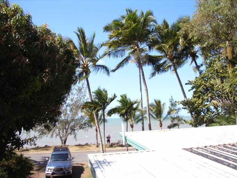 227 O’Shea Esplanade, Machans Beach QLD 4878