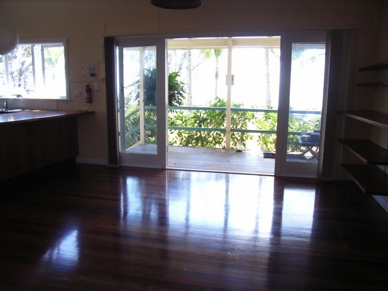 227 O’Shea Esplanade, Machans Beach QLD 4878