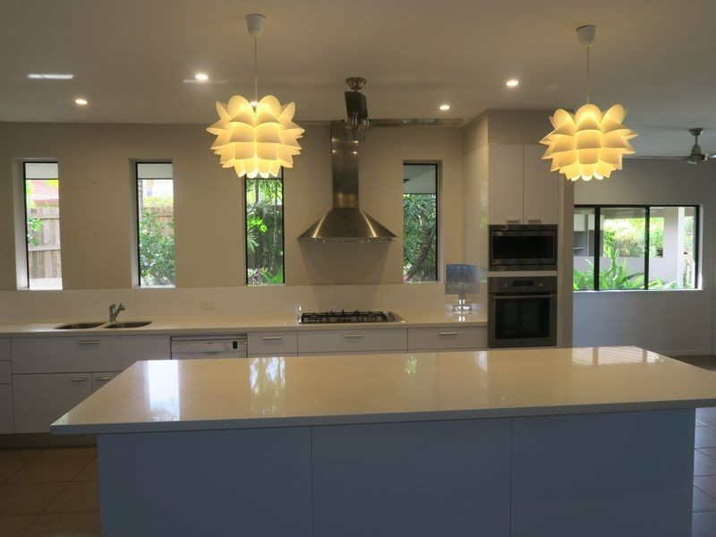 6 Sherbrook Close, Brinsmead QLD 4870