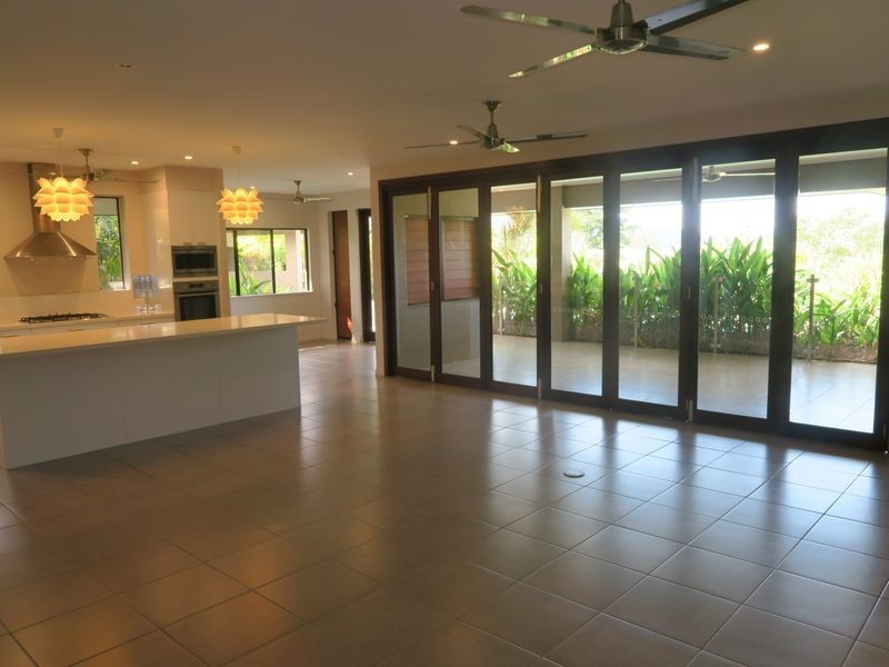 6 Sherbrook Close, Brinsmead QLD 4870