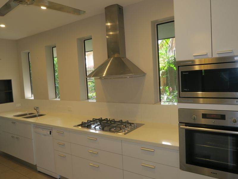 6 Sherbrook Close, Brinsmead QLD 4870