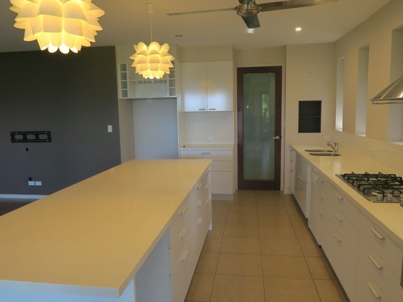 6 Sherbrook Close, Brinsmead QLD 4870