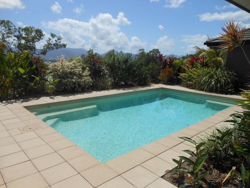 6 Sherbrook Close, Brinsmead QLD 4870