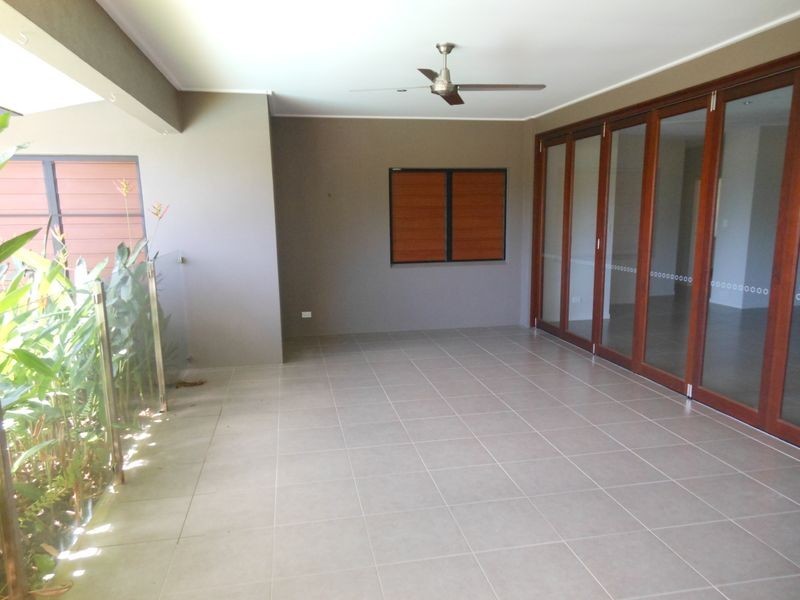 6 Sherbrook Close, Brinsmead QLD 4870