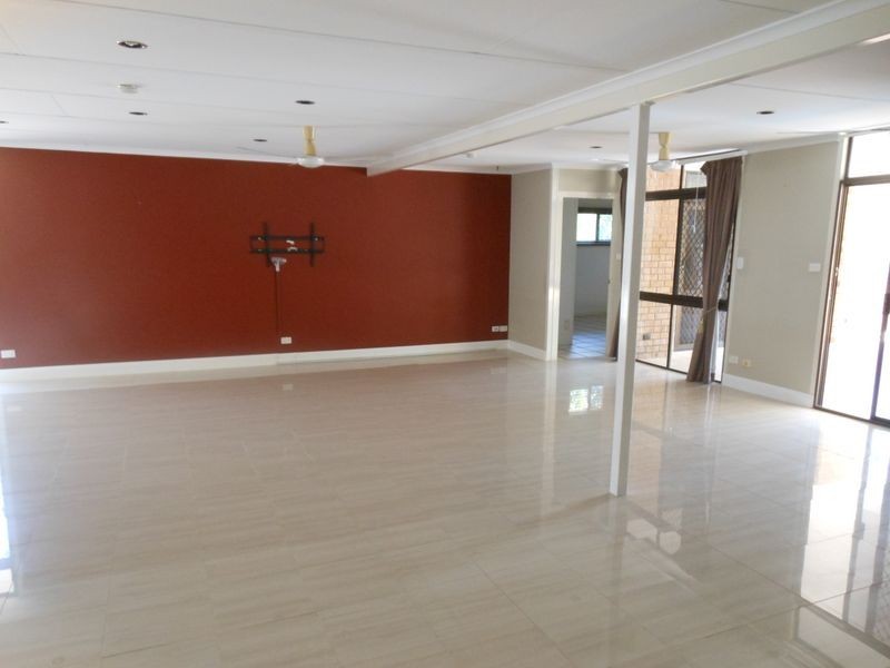 6 Hook Close, Brinsmead QLD 4870