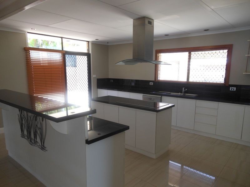 6 Hook Close, Brinsmead QLD 4870