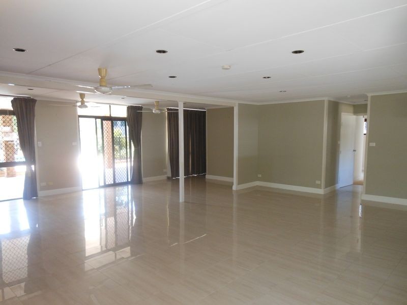 6 Hook Close, Brinsmead QLD 4870