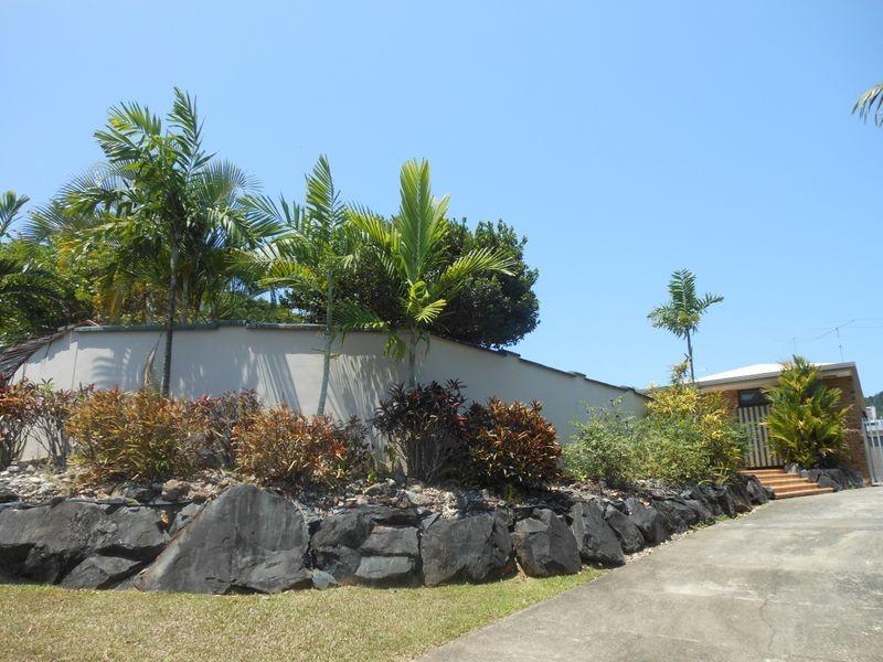 6 Hook Close, Brinsmead QLD 4870