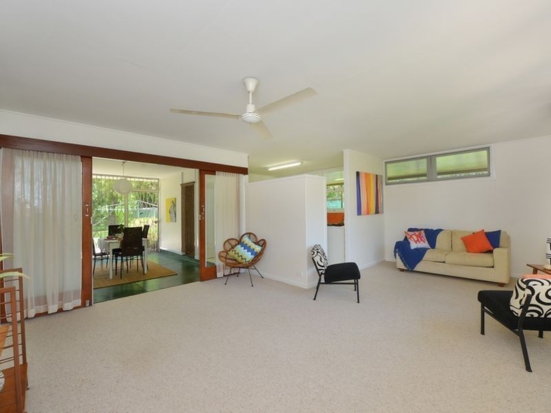 17 Fogarty Street, Whitfield QLD 4870