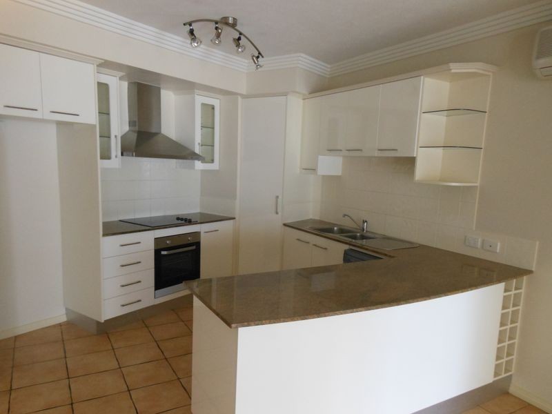 8/291 Esplanade, Cairns North QLD 4870