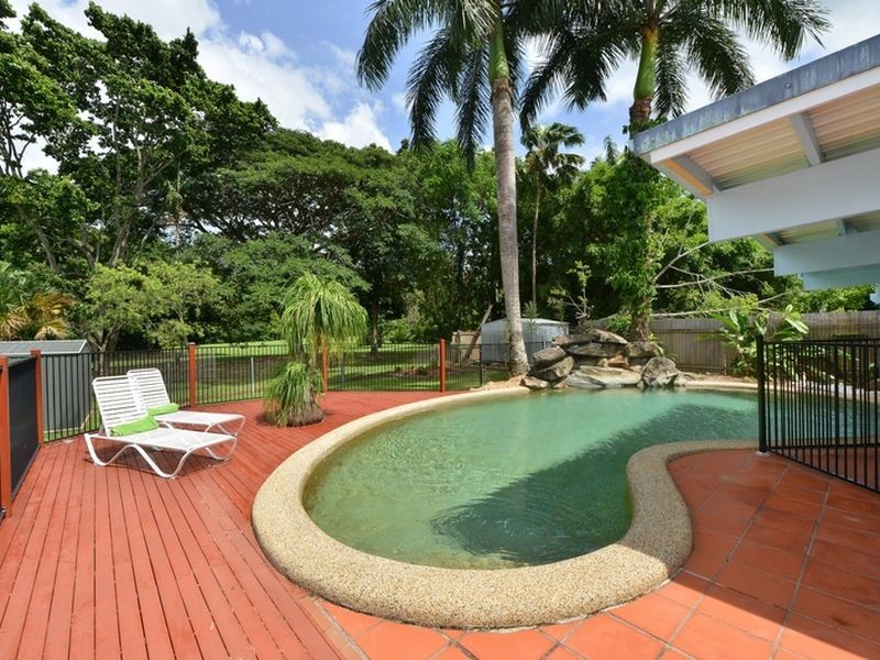 239 McManus Street, Whitfield QLD 4870