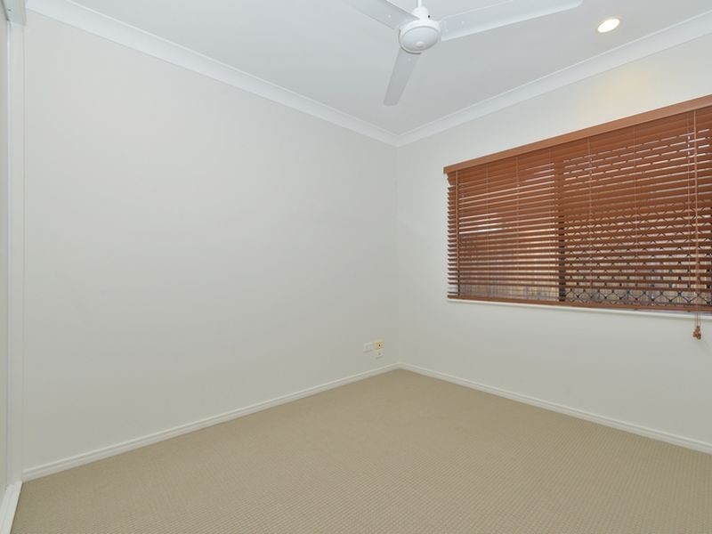 6 Beck Close, Bentley Park QLD 4869