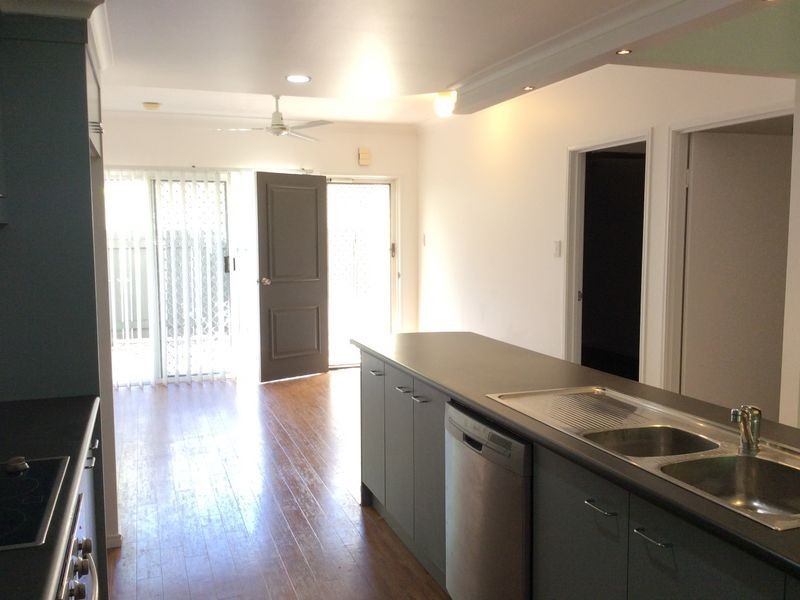 11/14 Charles Street, Cairns North QLD 4870