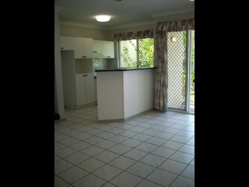 4/10 Grantala Street, Manoora QLD 4870