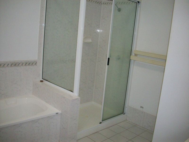 4/10 Grantala Street, Manoora QLD 4870