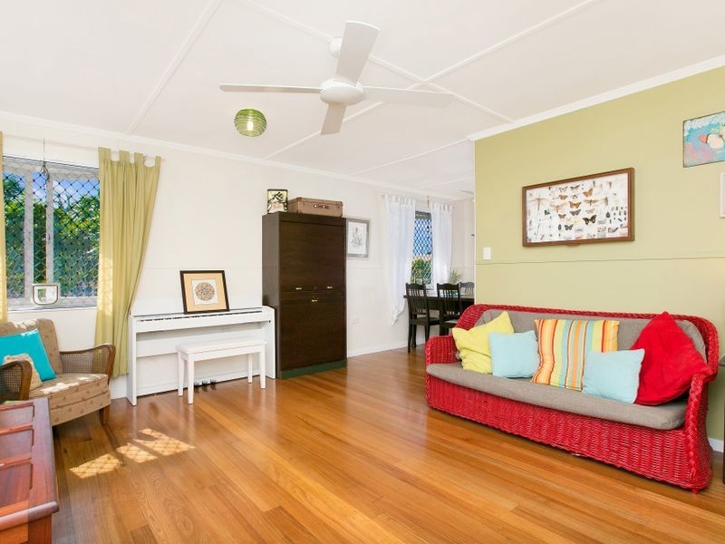 31 Clarke Street, Manunda QLD 4870