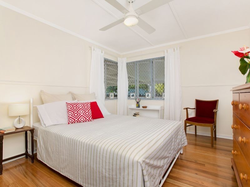 31 Clarke Street, Manunda QLD 4870