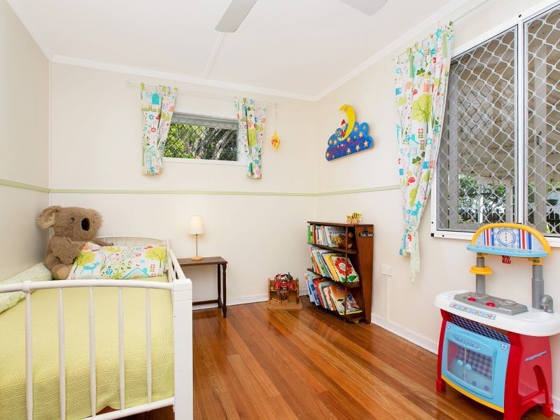 31 Clarke Street, Manunda QLD 4870