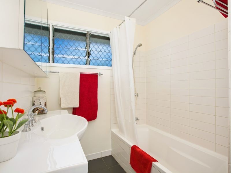 31 Clarke Street, Manunda QLD 4870