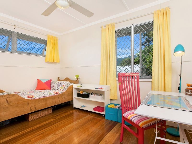 31 Clarke Street, Manunda QLD 4870