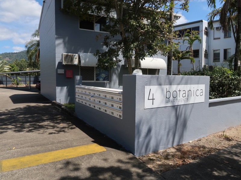 10/4 Chester Court, Manunda QLD 4870