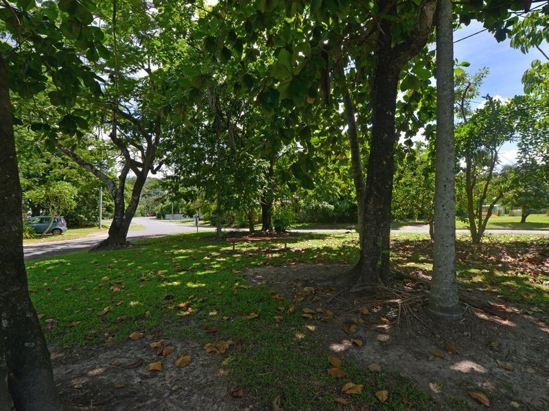 6 Fulton Close, Whitfield QLD 4870