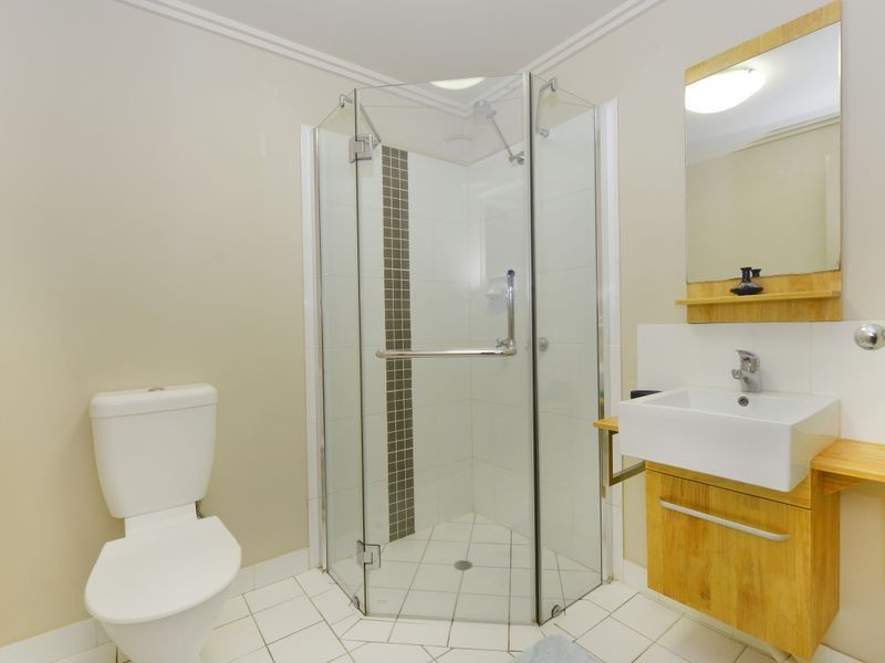 313/2-8 Centenary Close, Manoora QLD 4870