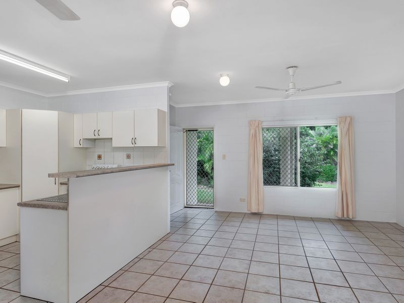 8 Dodd Court, Mooroobool QLD 4870