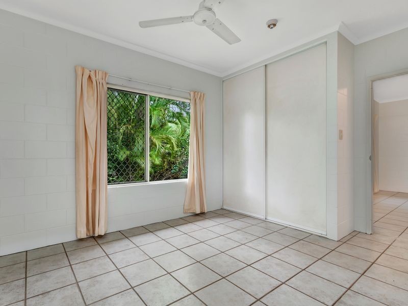 8 Dodd Court, Mooroobool QLD 4870