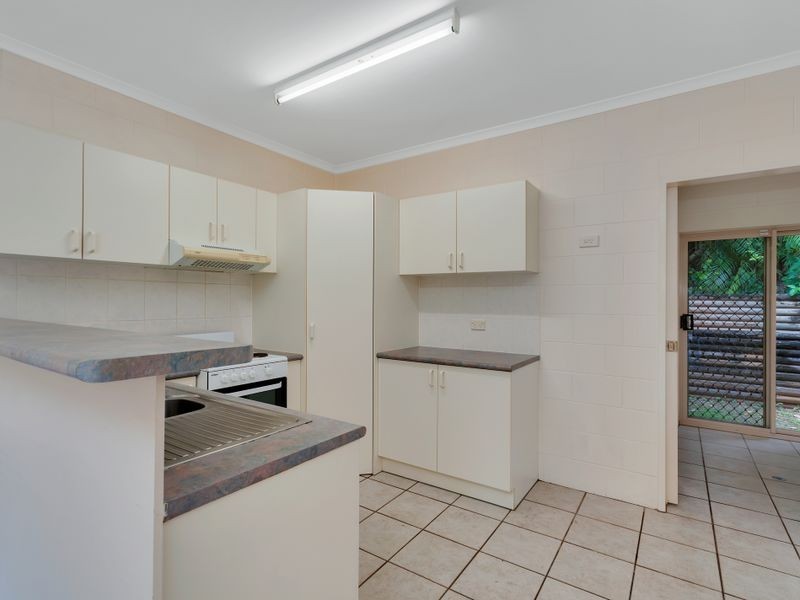 9 Dodd Court, Mooroobool QLD 4870