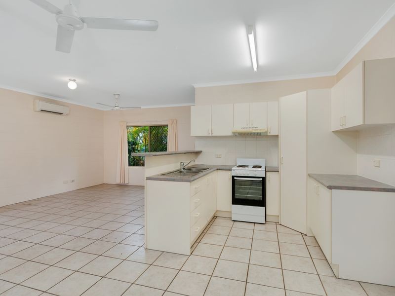 9 Dodd Court, Mooroobool QLD 4870