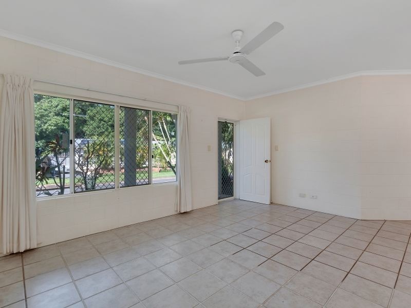 14 Hammond Court, Mooroobool QLD 4870