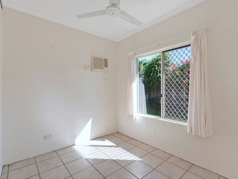 14 Hammond Court, Mooroobool QLD 4870