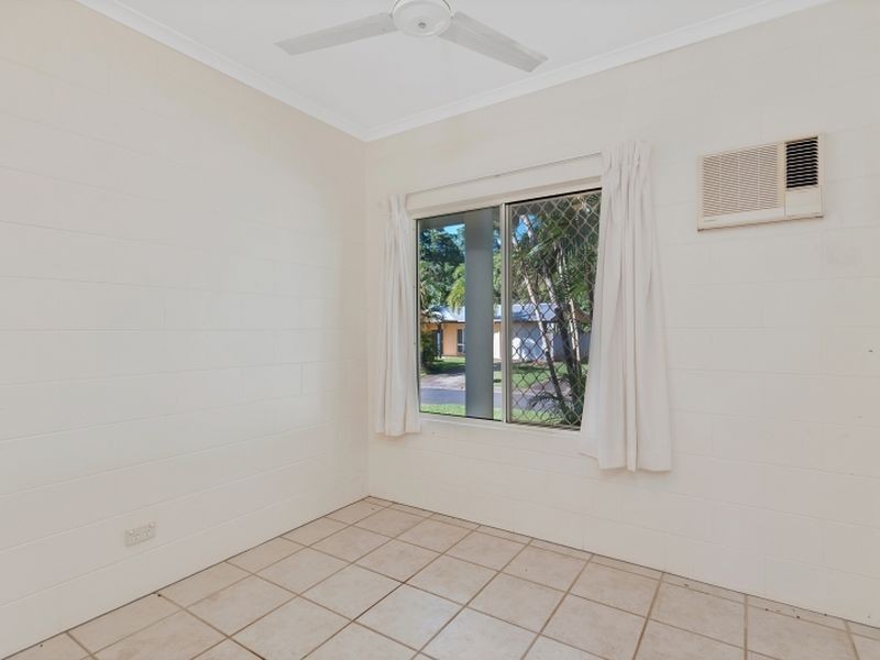 14 Hammond Court, Mooroobool QLD 4870