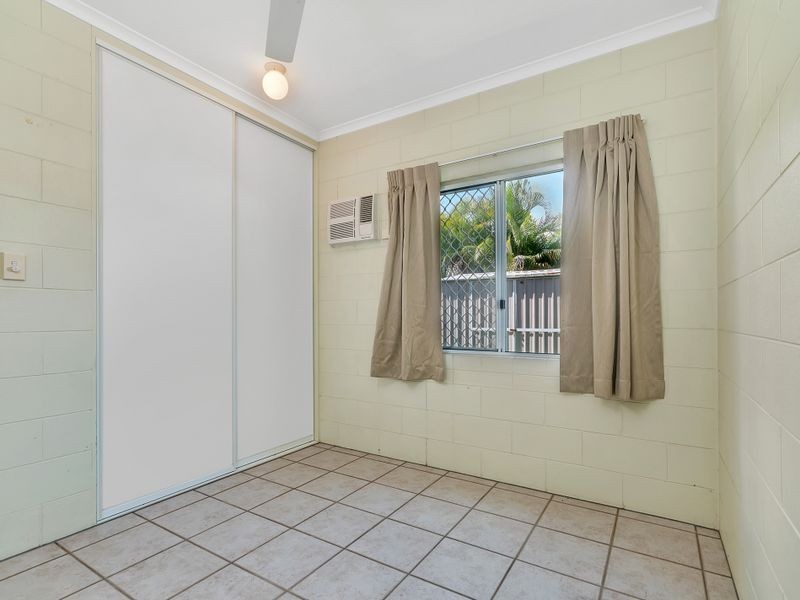 2 Trappes Court, Mooroobool QLD 4870