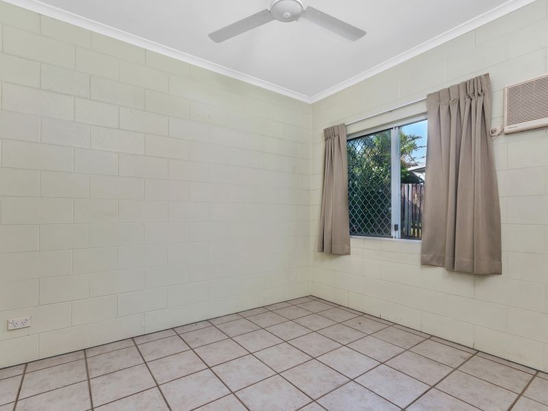 2 Trappes Court, Mooroobool QLD 4870