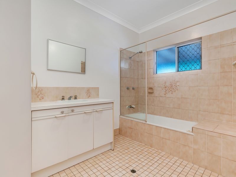 27 Ramsey Drive, Kanimbla QLD 4870