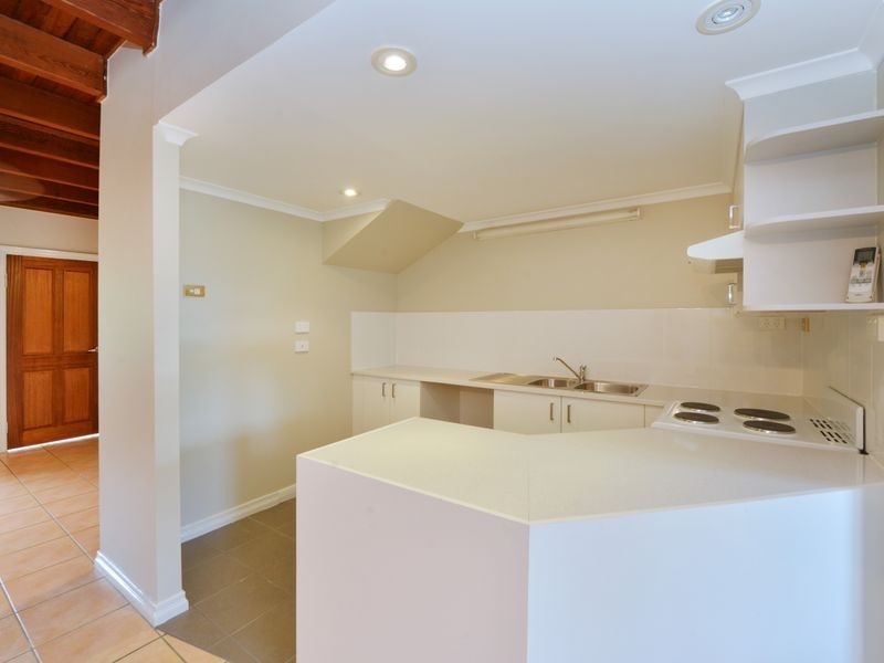 15/404 McCoombe Street, Mooroobool QLD 4870