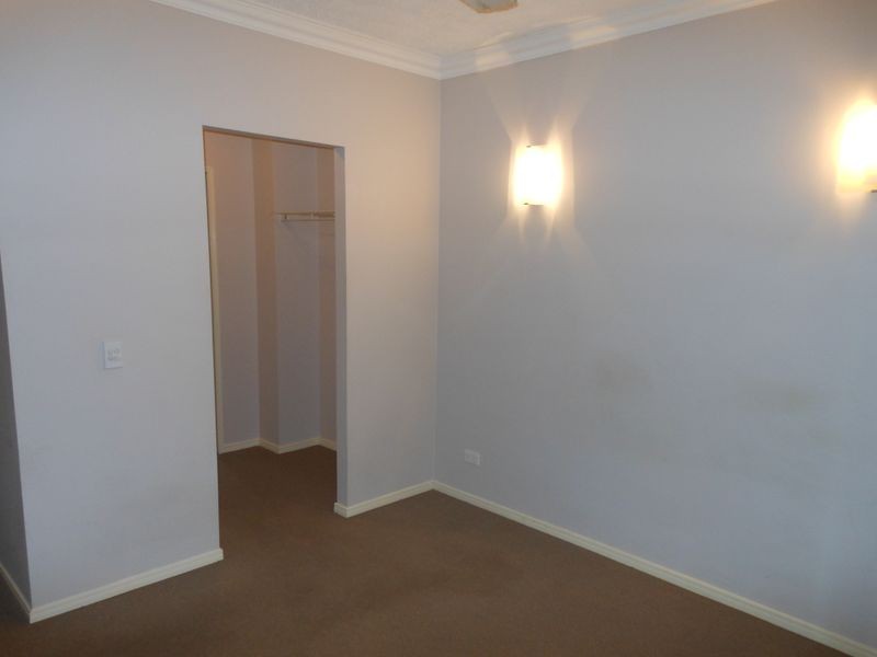 1/83 Hayward Street, Mooroobool QLD 4870